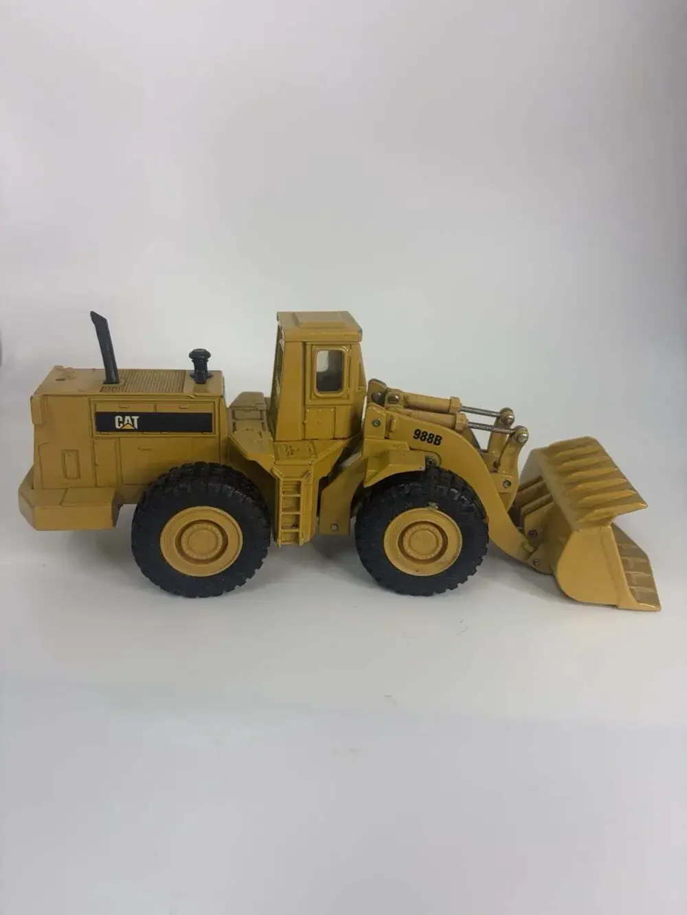 Vtg CAT 988 B Articulated Front Loader 1:50 Scale Die Cast by ERTL, CATERPILLAR